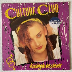 Culture Club – Kissing To...